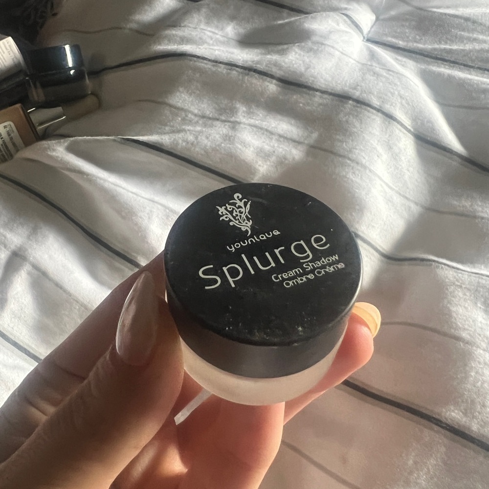Younique Cream Eyeshadow - Victorious